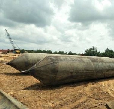 Peluncuran Balon Kapal Karet